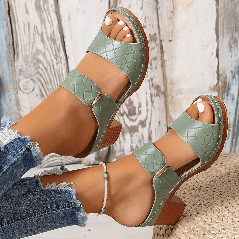 ARAH | CHIC ORTHOPEDIC SANDALS
