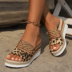 MADDISON | LIGHTWEIGHT LEOPARD PRINT SANDALS.