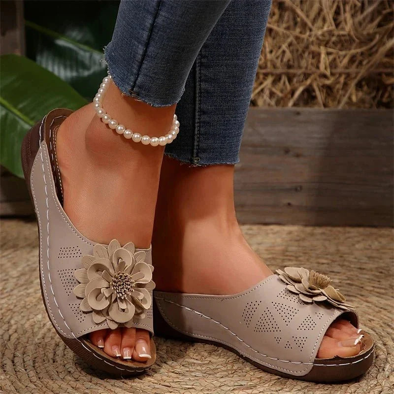 REGINE | STYLISH ORTHOPEDIC FLOWER SANDALS