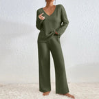 VIVIENNE | Two-Piece Set with Straight Pants and V-Neck Top